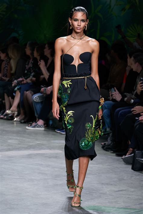 versace показ 2020|versace dresses 2020.